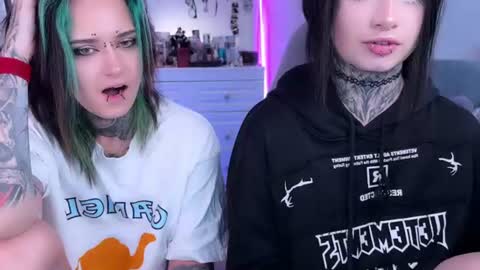   DianaBrite            fansl y online show from 06-21-26, 11:02