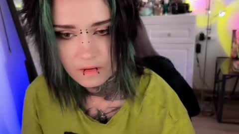   DianaBrite            fansl y online show from 07-26-26, 10:44