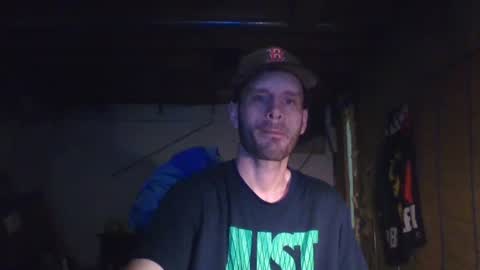 Snapshot of ripperusa33 chatting on 07-11-26, 07:55 ripperusa33 online show from 07-11-26, 07:55