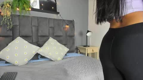 RIRI  online show from 10-11-25, 07:56