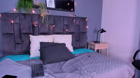 RIRI  online show from 11-05-25, 07:47