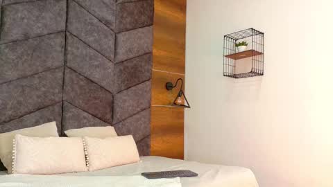 RIRI  online show from 11-27-25, 08:55