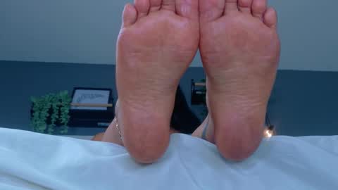 RIRI  online show from 03-08-26, 02:04