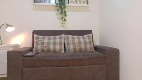 Snapshot of ririibrunette__ chatting on 05-06-26, 12:08 RIRI online show from 05-06-26, 12:08