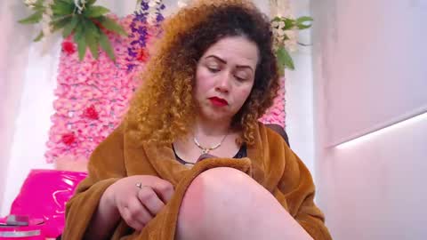 Snapshot of risitos_de_oro_ chatting on 04-18-26, 05:50 Risitos De Oro online show from 04-18-26, 05:50