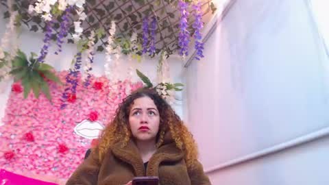 Snapshot of risitos_de_oro_ chatting on 04-24-26, 09:56 Risitos De Oro online show from 04-24-26, 09:56