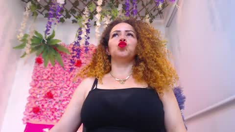 Snapshot of risitos_de_oro_ chatting on 05-10-26, 03:06 Risitos De Oro online show from 05-10-26, 03:06