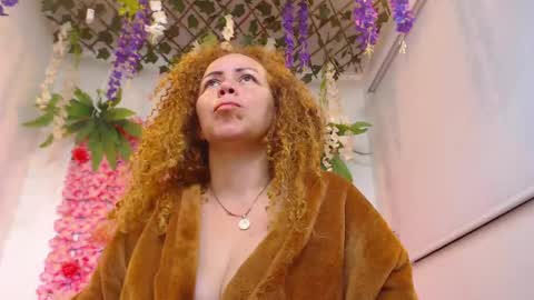 Snapshot of risitos_de_oro_ chatting on 05-30-26, 10:12 Risitos De Oro online show from 05-30-26, 10:12