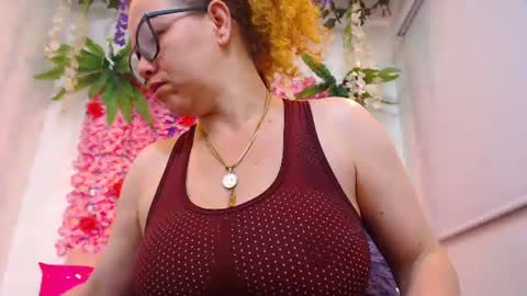 Snapshot of risitos_de_oro_ chatting on 06-29-26, 10:10 Risitos De Oro online show from 06-29-26, 10:10