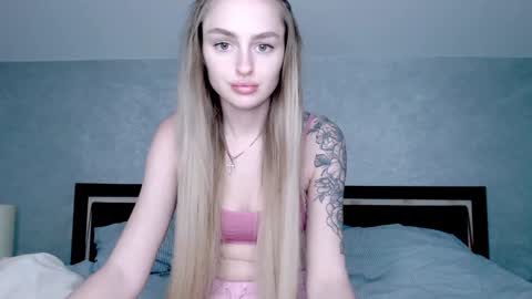 Snapshot of rita_orra chatting on 02-01-25, 01:20 Rita online show from 02-01-25, 01:20