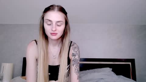 Snapshot of rita_orra chatting on 02-05-25, 01:54 Rita online show from 02-05-25, 01:54