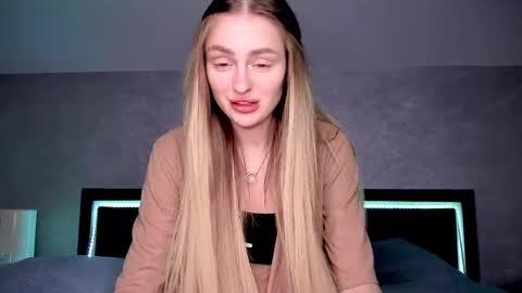 Snapshot of rita_orra chatting on 03-03-25, 05:07 Rita online show from 03-03-25, 05:07