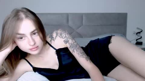 Snapshot of rita_orra chatting on 09-24-25, 08:39 Rita online show from 09-24-25, 08:39