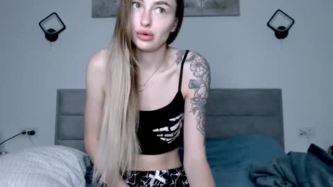 Snapshot of rita_orra chatting on 10-11-25, 08:13 Rita online show from 10-11-25, 08:13