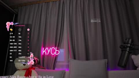 Snapshot of ritakycb chatting on 09-20-25, 02:45 Rita online show from 09-20-25, 02:45