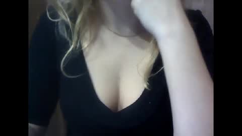 RiveraMaureen online show from 11-25-25, 11:38