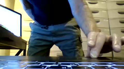 Snapshot of rlcock1 chatting on 10-28-25, 09:02 rlcock1 online show from 10-28-25, 09:02