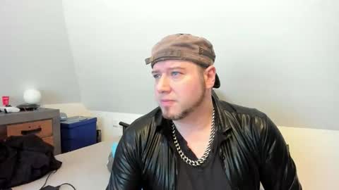 rlplover9 online show from 02-08-26, 04:21