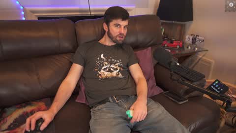 Ryan aka KeylimeRy online show from 12-31-24, 11:28