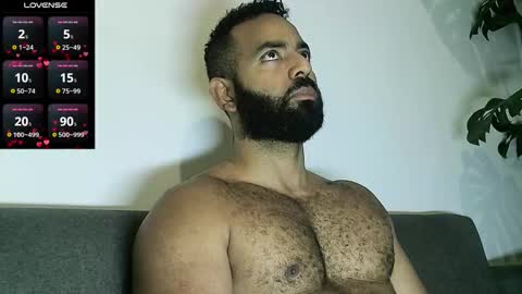 SebasRoa online show from 11-25-25, 02:39