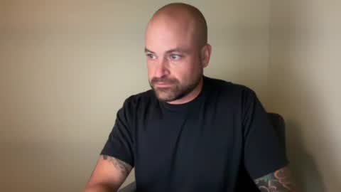 roadking1122 online show from 10-27-25, 01:42