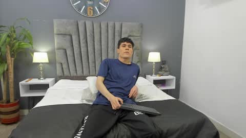 Roan Birkin online show from 02-04-25, 07:33