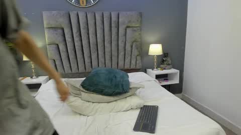 Snapshot of roan_birkin chatting on 02-06-25, 02:44 Roan Birkin online show from 02-06-25, 02:44