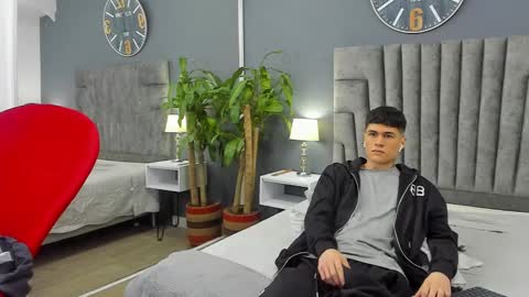 Snapshot of roan_birkin chatting on 02-09-25, 01:22 Roan Birkin online show from 02-09-25, 01:22