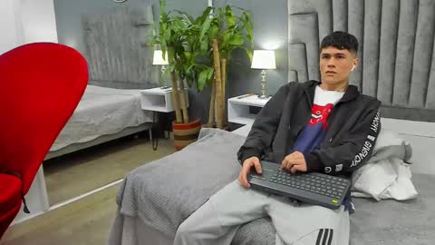 Snapshot of roan_birkin chatting on 02-09-25, 07:19 Roan Birkin online show from 02-09-25, 07:19