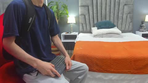 Roan Birkin online show from 02-21-25, 02:50