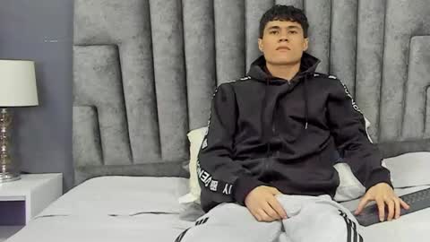 Snapshot of roan_birkin chatting on 03-02-25, 10:16 Roan Birkin online show from 03-02-25, 10:16