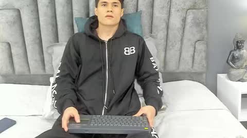 Snapshot of roan_birkin chatting on 03-04-25, 07:43 Roan Birkin online show from 03-04-25, 07:43