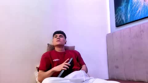 Snapshot of roan_birkin chatting on 09-22-25, 08:44 Roan Birkin online show from 09-22-25, 08:44