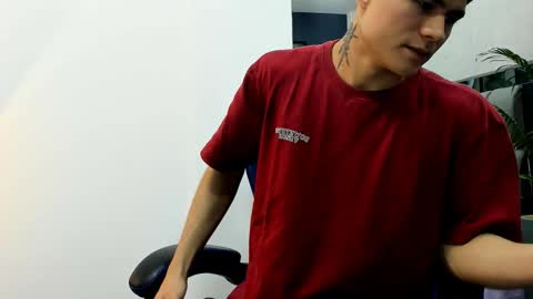 Snapshot of roan_birkin chatting on 09-28-25, 07:41 Roan Birkin online show from 09-28-25, 07:41