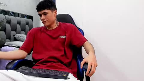 Snapshot of roan_birkin chatting on 10-06-25, 07:22 Roan Birkin online show from 10-06-25, 07:22