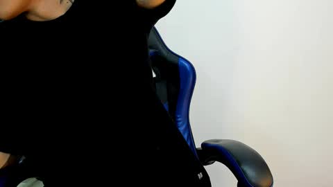 Snapshot of roan_birkin chatting on 10-27-25, 07:51 Roan Birkin online show from 10-27-25, 07:51