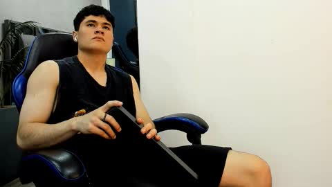 Snapshot of roan_birkin chatting on 10-31-25, 07:59 Roan Birkin online show from 10-31-25, 07:59