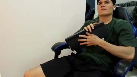 Snapshot of roan_birkin chatting on 11-02-25, 08:00 Roan Birkin online show from 11-02-25, 08:00