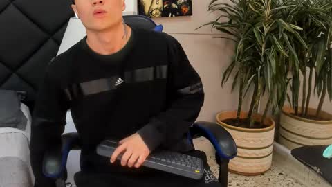 Roan Birkin online show from 03-17-26, 09:07