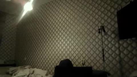 rob18997 online show from 11-28-25, 04:15