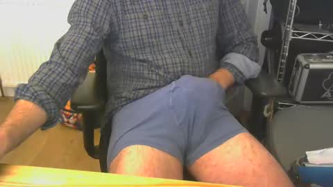 rob3616 online show from 09-30-25, 08:47