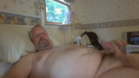 Snapshot of rob9271963 chatting on 06-27-26, 11:04 Rob online show from 06-27-26, 11:04