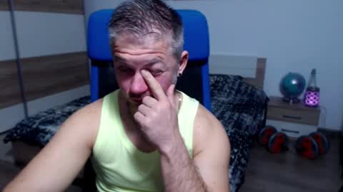 Snapshot of robbyshawz chatting on 10-31-25, 06:58 robbyshawz online show from 10-31-25, 06:58