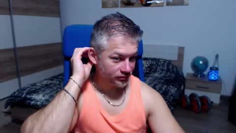 Snapshot of robbyshawz chatting on 11-10-25, 05:39 robbyshawz online show from 11-10-25, 05:39