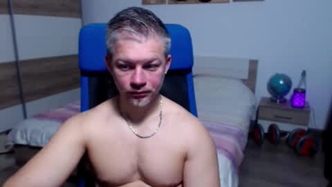 Snapshot of robbyshawz chatting on 11-18-25, 05:12 robbyshawz online show from 11-18-25, 05:12