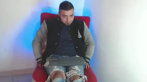 Snapshot of robert_leroy chatting on 01-10-25, 05:15 Stiven - online show from 01-10-25, 05:15