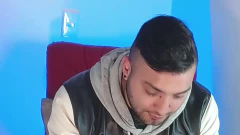 Snapshot of robert_leroy chatting on 02-06-25, 07:02 Stiven - online show from 02-06-25, 07:02