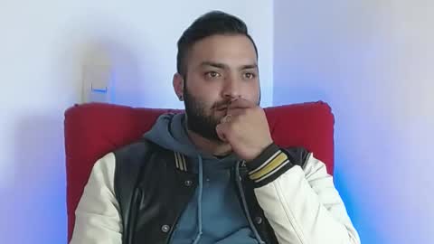 Snapshot of robert_leroy chatting on 02-25-25, 04:35 Stiven - online show from 02-25-25, 04:35