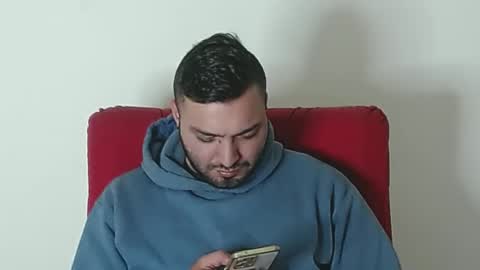 Snapshot of robert_leroy chatting on 09-26-25, 05:44 Stiven - online show from 09-26-25, 05:44