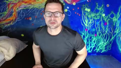 Snapshot of robert_poison1 chatting on 11-21-25, 01:04 Robert online show from 11-21-25, 01:04